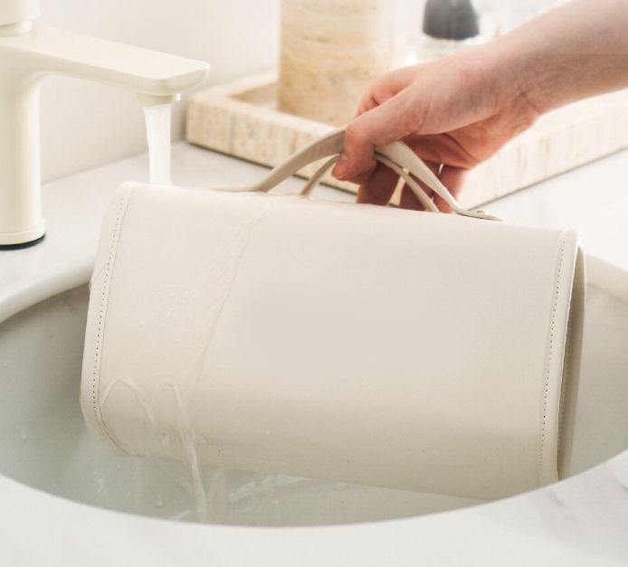 Folding portable makeup bag