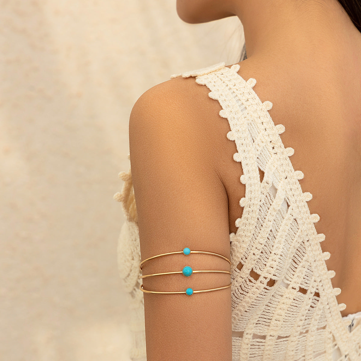 Arm bracelet