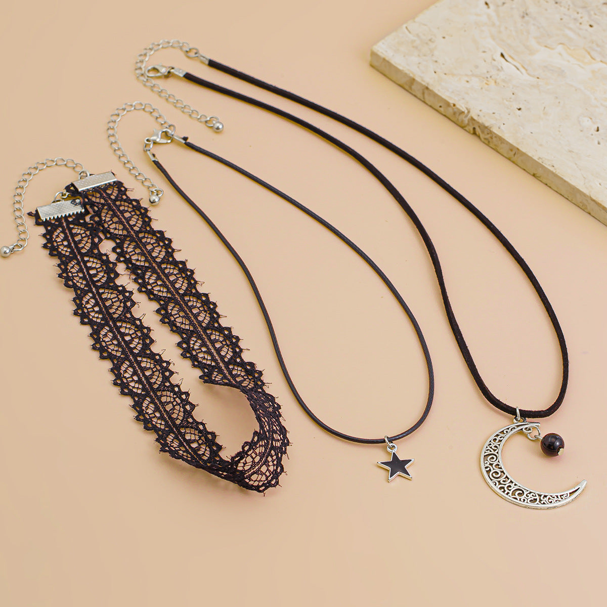 lace necklace