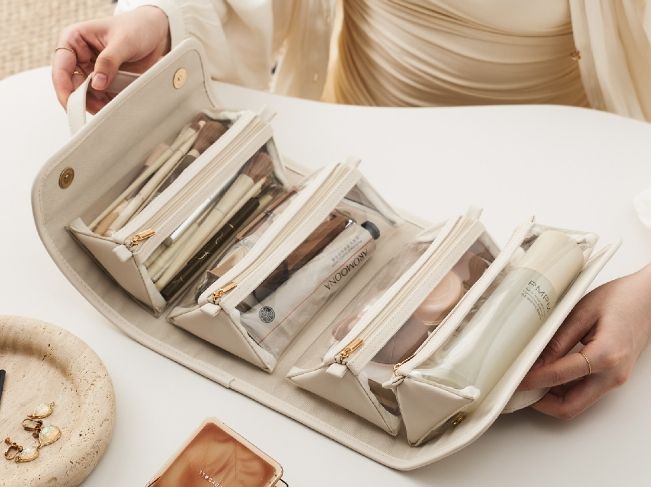 Folding portable makeup bag