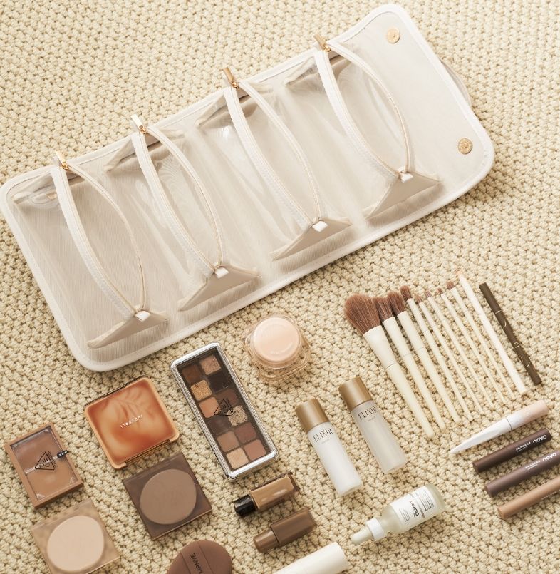 Folding portable makeup bag